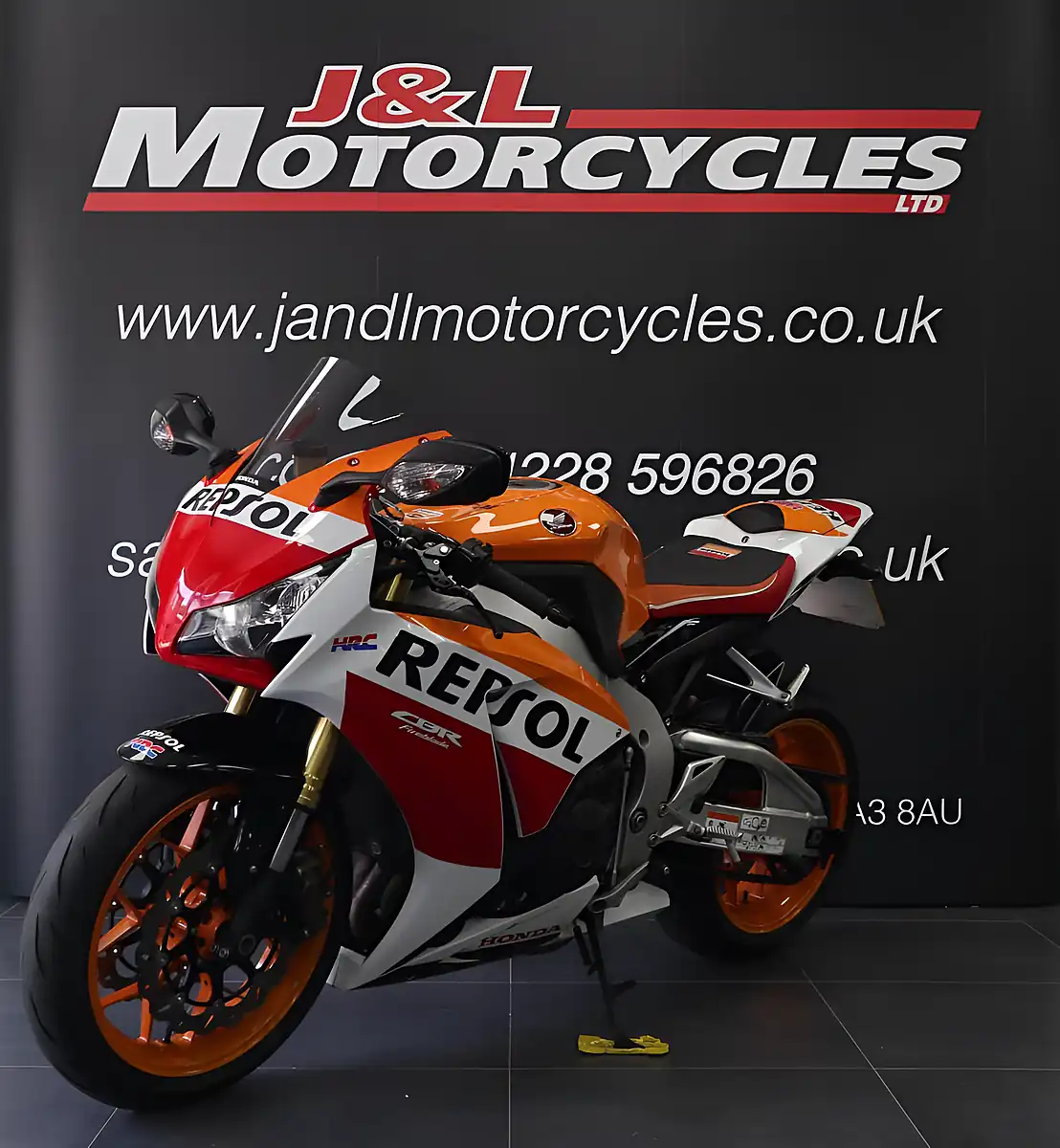 Used 2016 Honda CBR1000RA-G Repsol Fireblade Orange - Interior and Exterior details 5