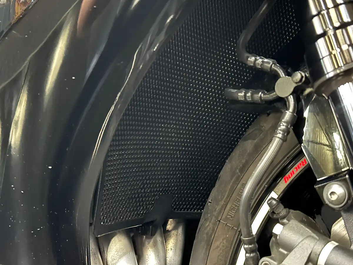 Used 2016 Honda CBR1000RR Fireblade 1000 Black Special Black - Interior and Exterior details 12