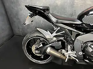Used 2016 Honda CBR1000RR Fireblade 1000 Black Special Black - Interior and Exterior details 7