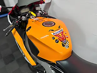 Used 2016 Honda CBR1000RR Fireblade Orange - Interior and Exterior details 17