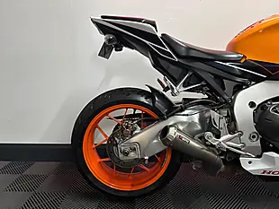Used 2016 Honda CBR1000RR Fireblade Orange - Interior and Exterior details 7
