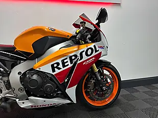 Used 2016 Honda CBR1000RR Fireblade Orange - Interior and Exterior details 9