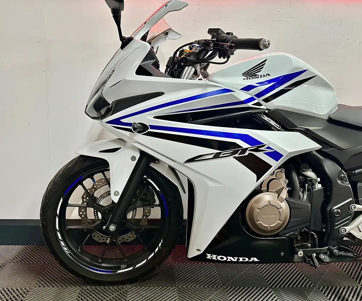 Used 2016 Honda CBR500R Super Sports White - Interior and Exterior details 16