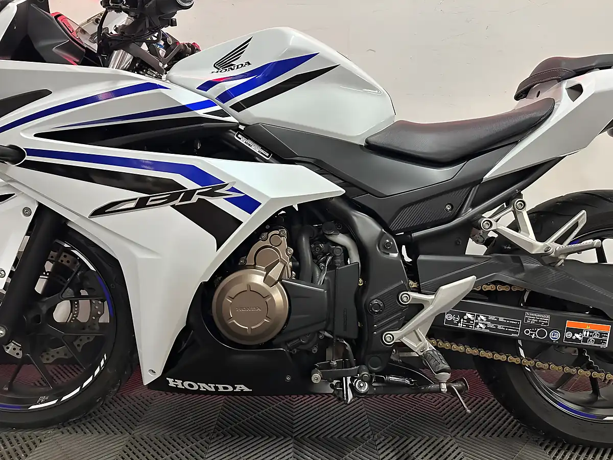 Used 2016 Honda CBR500R Super Sports White - Interior and Exterior details 17