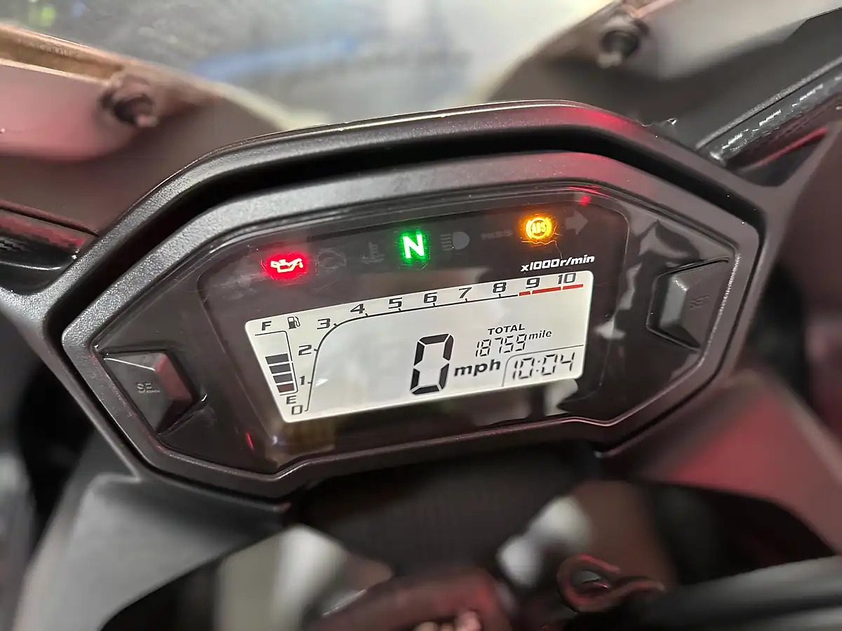 Used 2016 Honda CBR500R Super Sports White - Interior and Exterior details 19