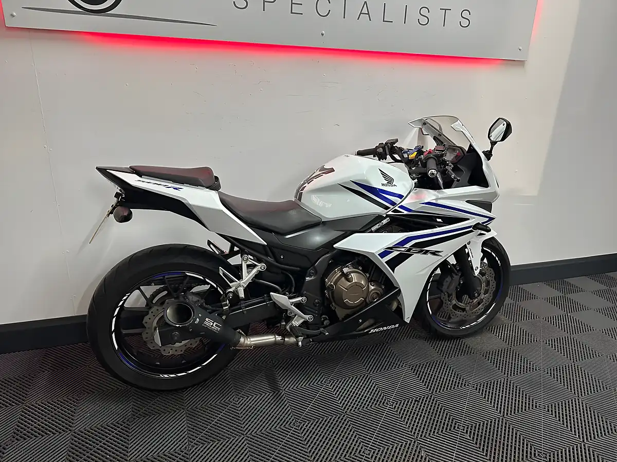 Used 2016 Honda CBR500R Super Sports White - Interior and Exterior details 3