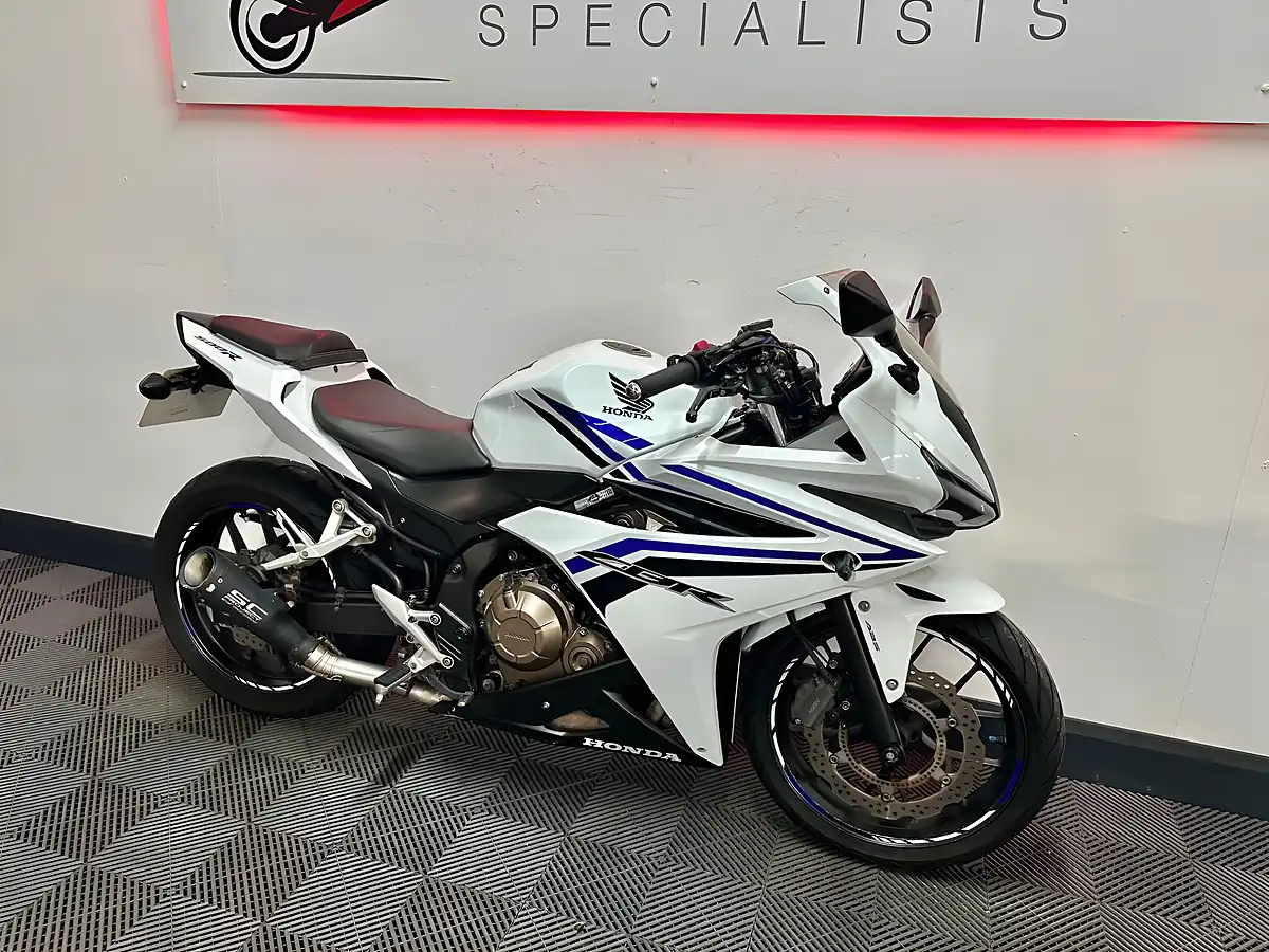 Used 2016 Honda CBR500R Super Sports White - Interior and Exterior details 6