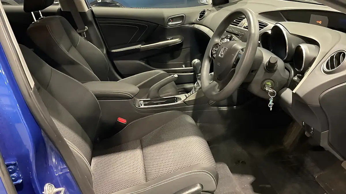 Used 2016 Honda Civic S Blue - Interior and Exterior details 8