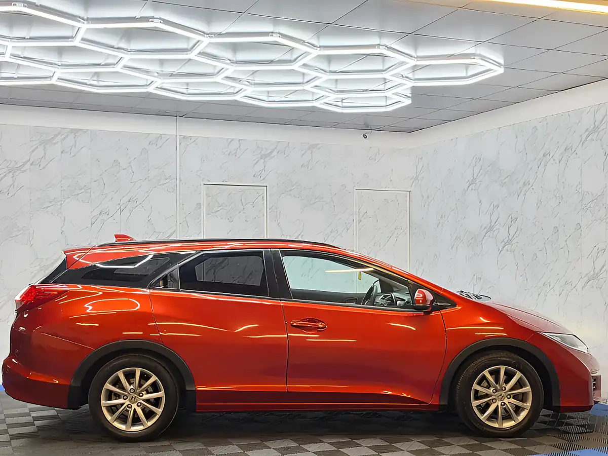 Used 2016 Honda Civic S Tourer Red - Interior and Exterior details 10