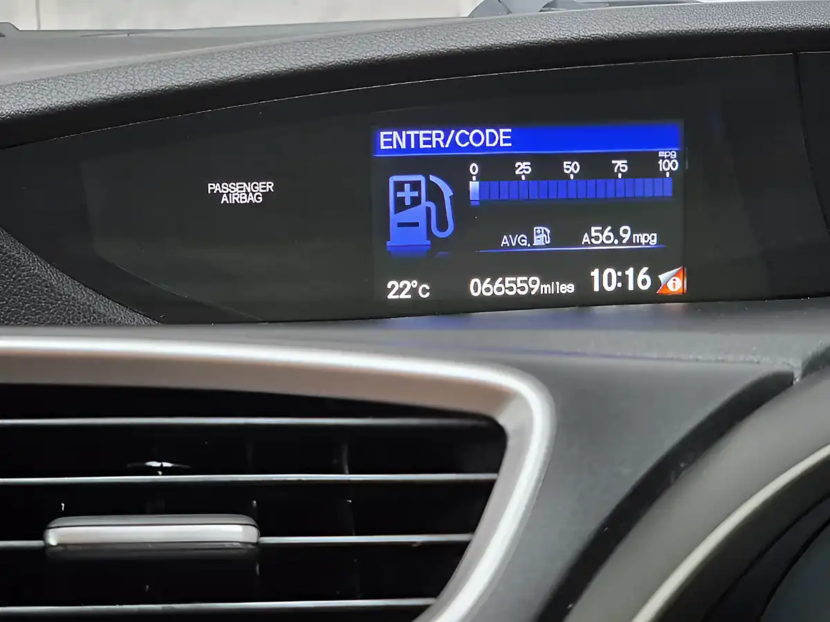 Used 2016 Honda Civic S Tourer Red - Interior and Exterior details 11