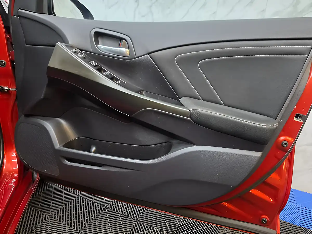 Used 2016 Honda Civic S Tourer Red - Interior and Exterior details 16