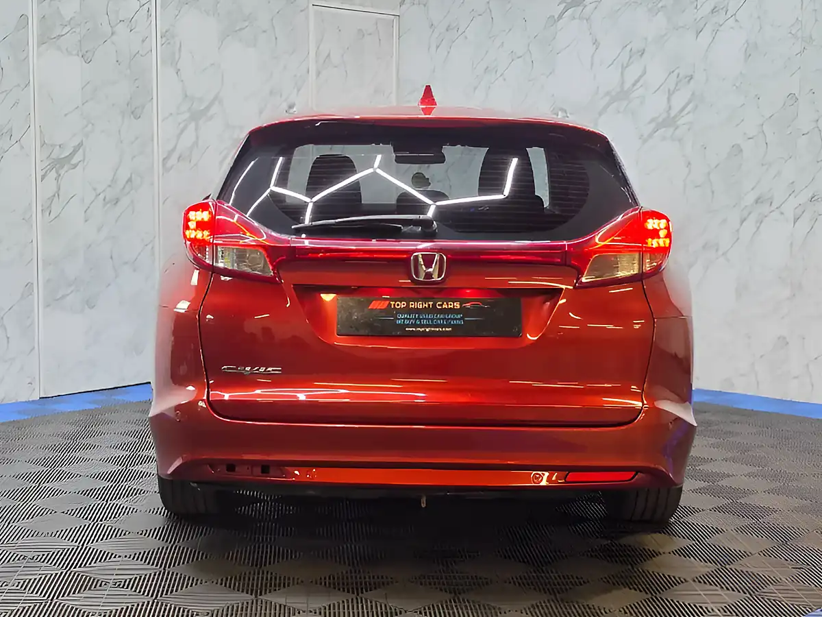 Used 2016 Honda Civic S Tourer Red - Interior and Exterior details 6