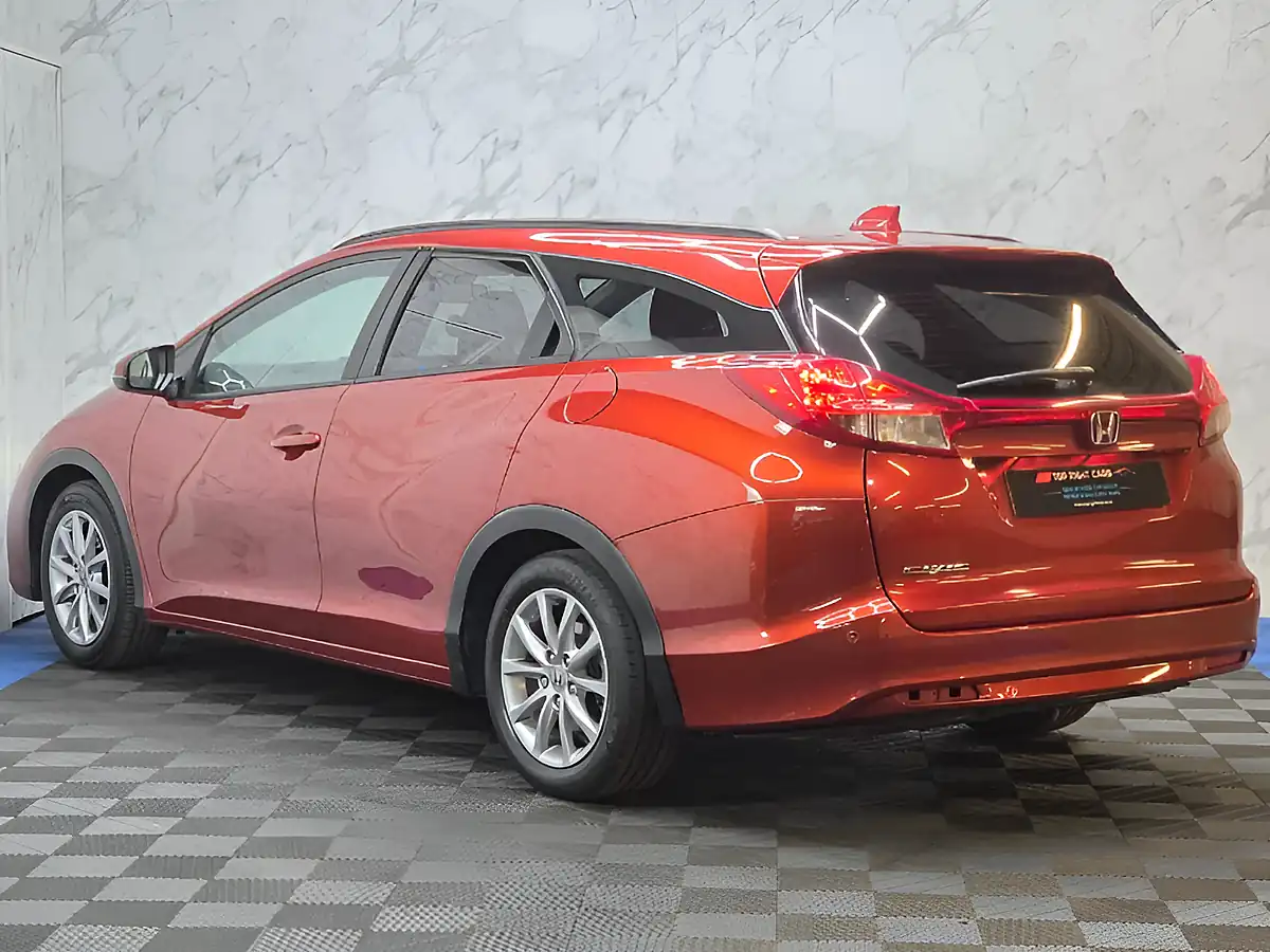 Used 2016 Honda Civic S Tourer Red - Interior and Exterior details 7