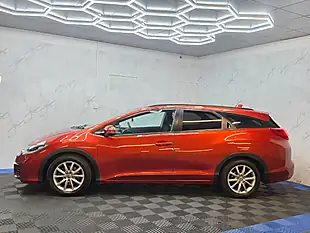 Used 2016 Honda Civic S Tourer Red - Interior and Exterior details 8