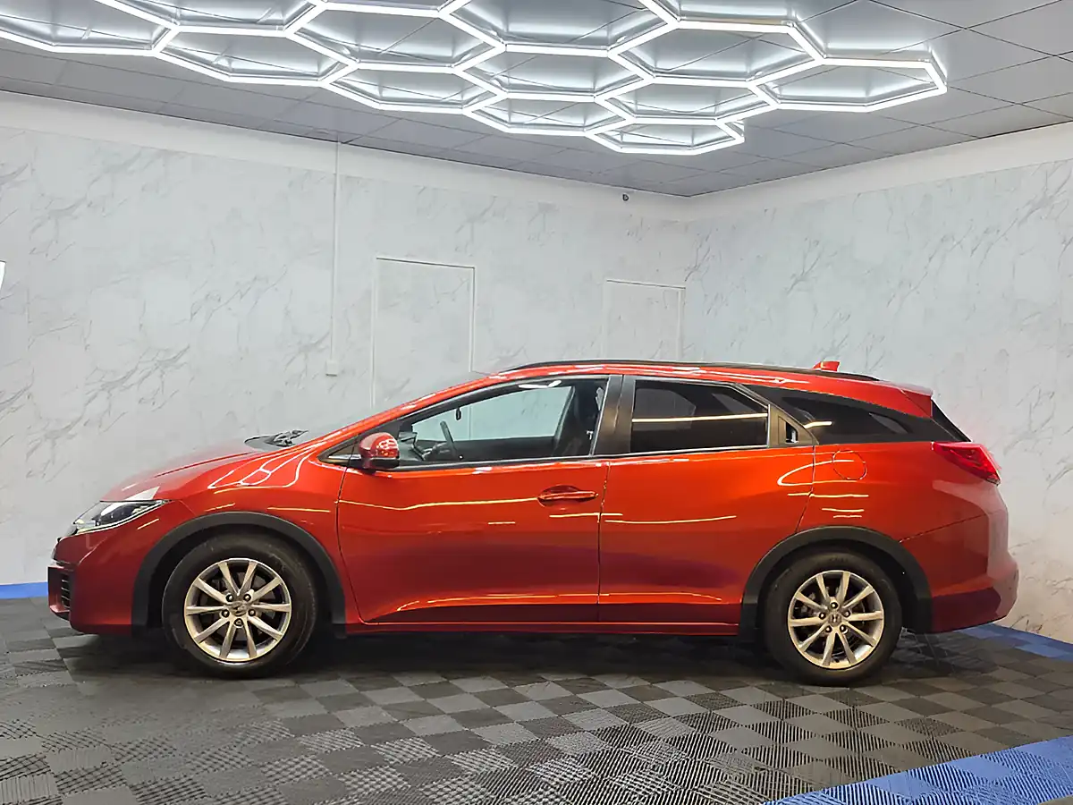 Used 2016 Honda Civic S Tourer Red - Interior and Exterior details 8