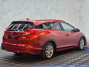 Used 2016 Honda Civic S Tourer Red - Interior and Exterior details 9