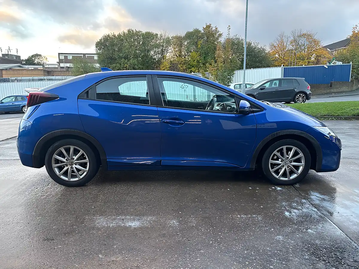 Used 2016 Honda Civic Se Plus Blue - Interior and Exterior details 10