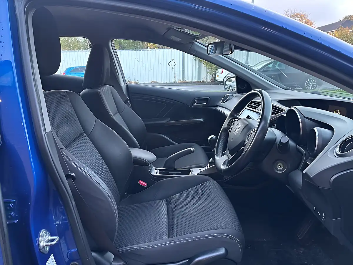 Used 2016 Honda Civic Se Plus Blue - Interior and Exterior details 12