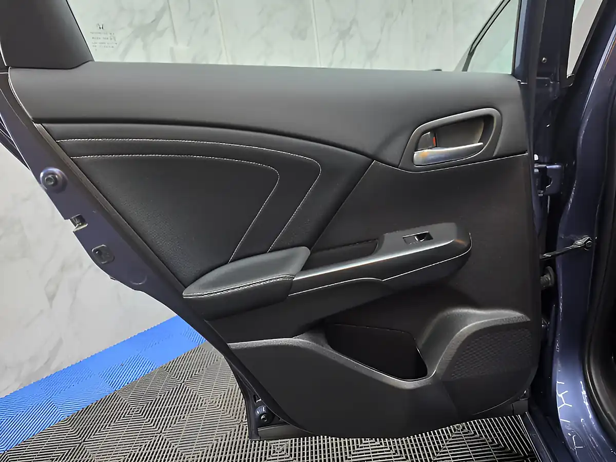 Used 2016 Honda Civic Se Plus (navi) Blue - Interior and Exterior details 17