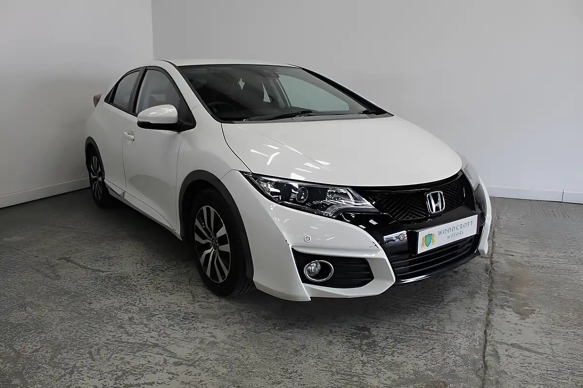 Used 2016 Honda Civic Se Plus (navi) White - Front View