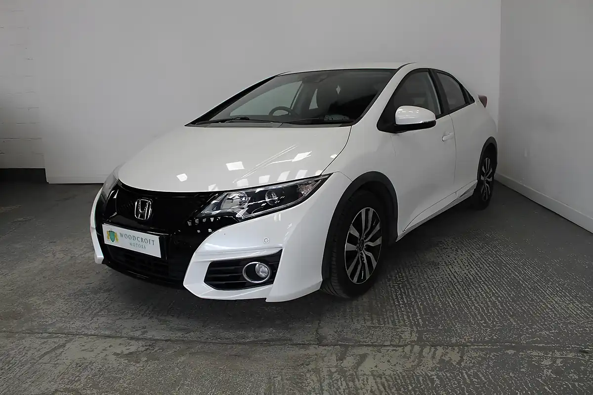 Used 2016 Honda Civic Se Plus (navi) White - Interior and Exterior details 2