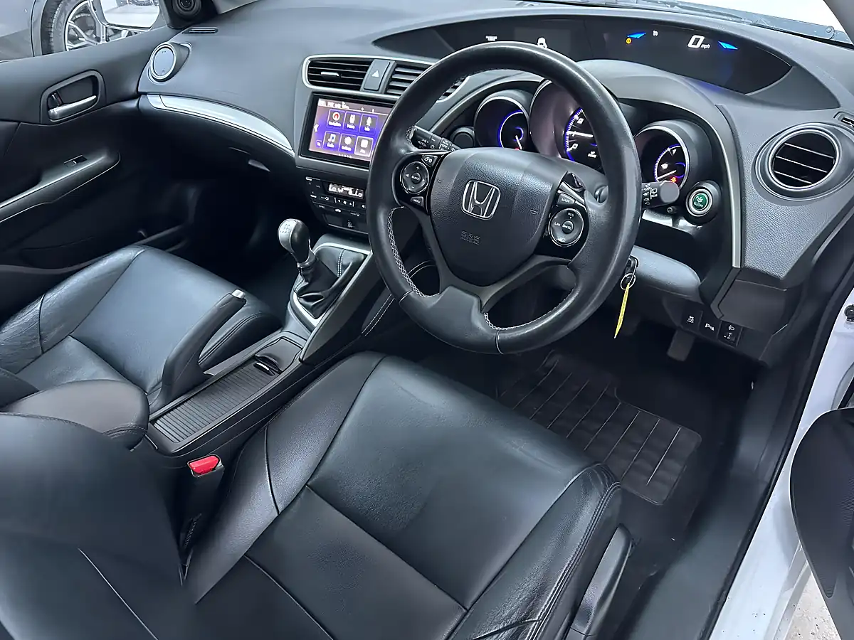 Used 2016 Honda Civic Se Plus (navi) White Orchid - Interior and Exterior details 3