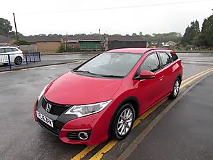 Used 2016 Honda Civic Se Plus Tourer Red - Interior and Exterior details 3