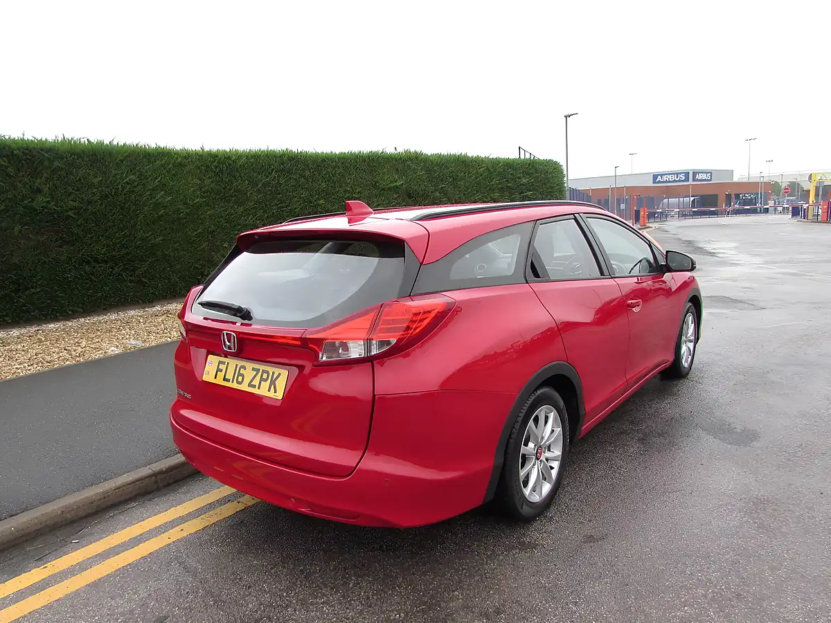 Used 2016 Honda Civic Se Plus Tourer Red - Interior and Exterior details 7