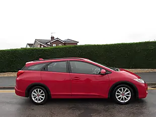 Used 2016 Honda Civic Se Plus Tourer Red - Interior and Exterior details 8