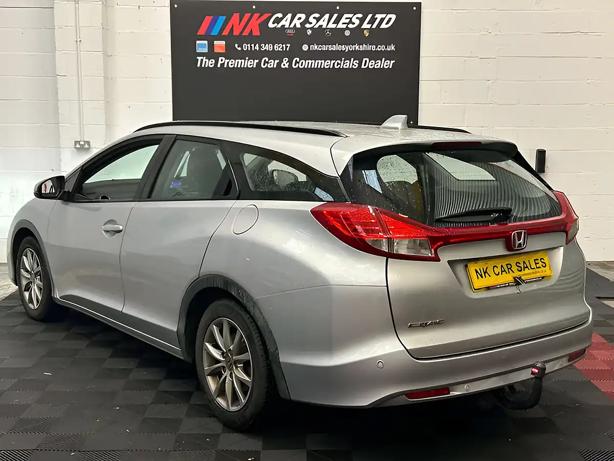 Used 2016 Honda Civic Se Plus Tourer Silver - Interior and Exterior details 12