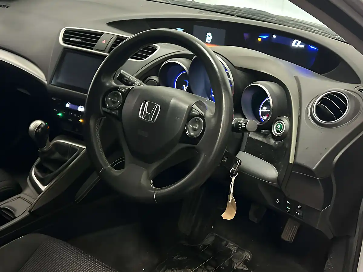 Used 2016 Honda Civic Se Plus Tourer Silver - Interior and Exterior details 3