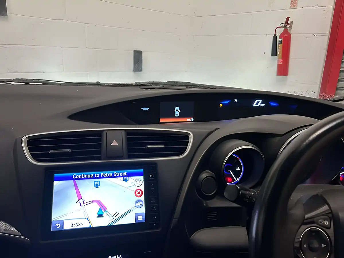 Used 2016 Honda Civic Se Plus Tourer Silver - Interior and Exterior details 6