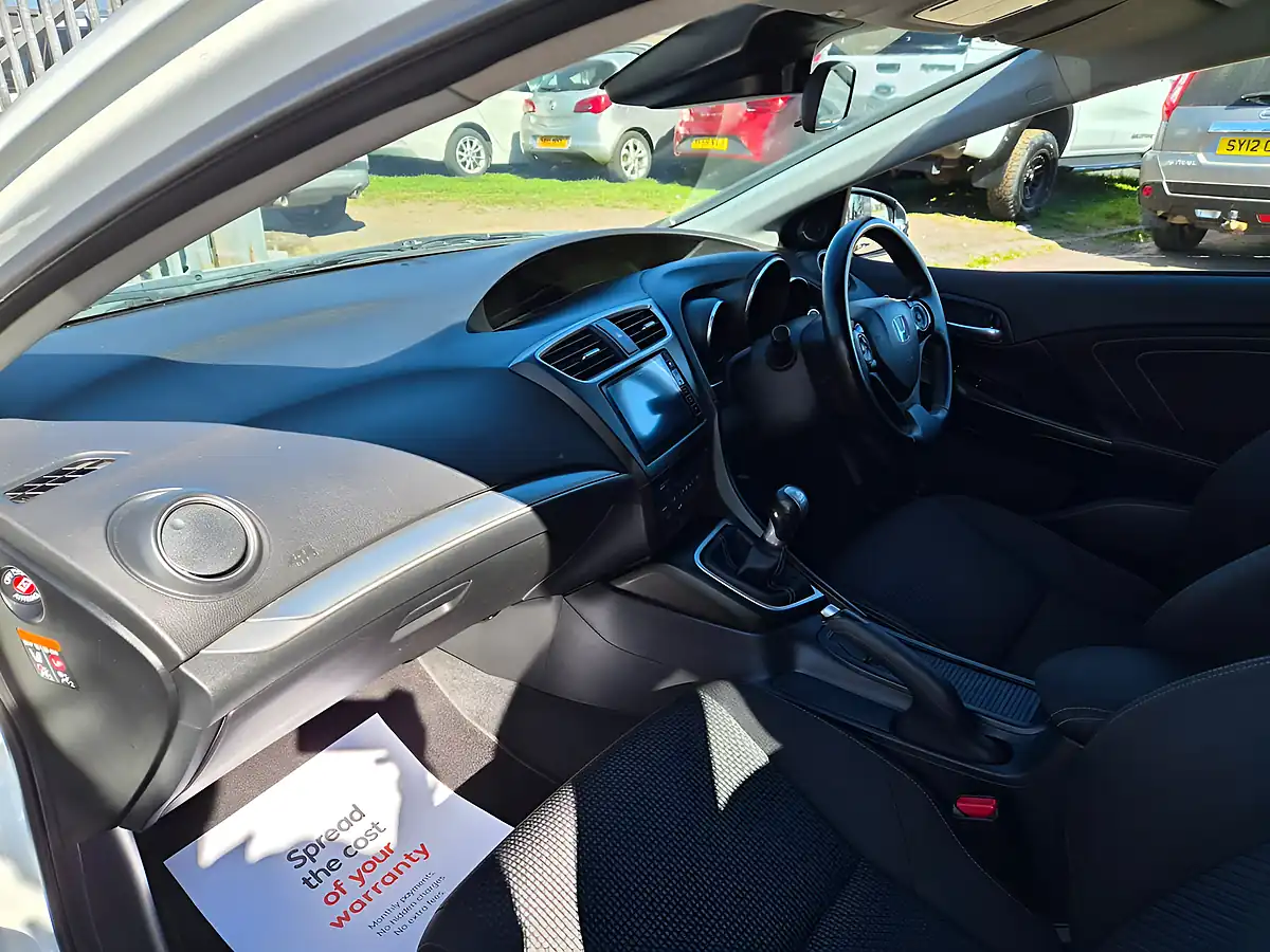 Used 2016 Honda Civic Se Plus White - Interior and Exterior details 18