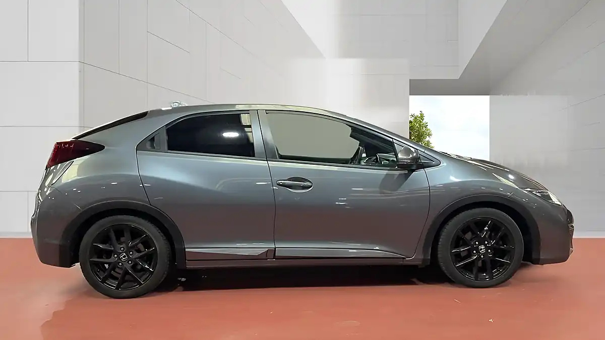 Used 2016 Honda Civic Sport Silver - Interior and Exterior details 7
