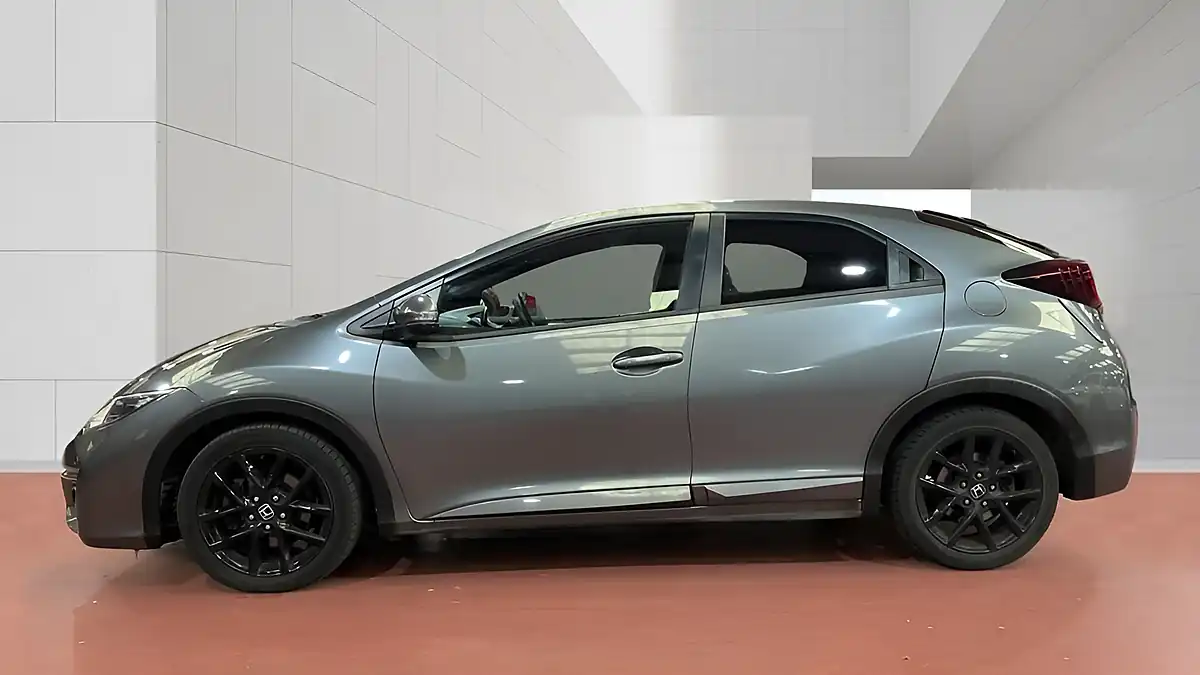 Used 2016 Honda Civic Sport Silver - Interior and Exterior details 9