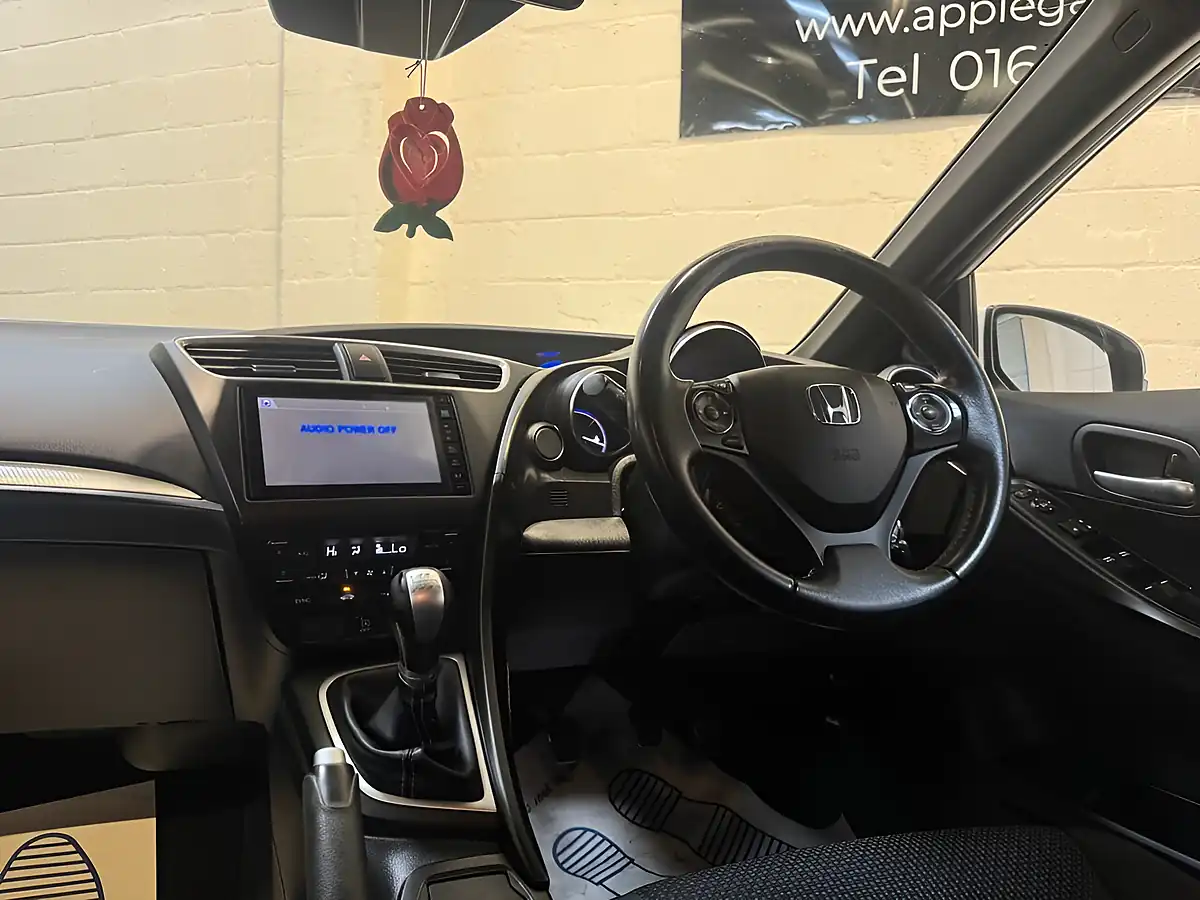 Used 2016 Honda Civic Sport White - Interior and Exterior details 14