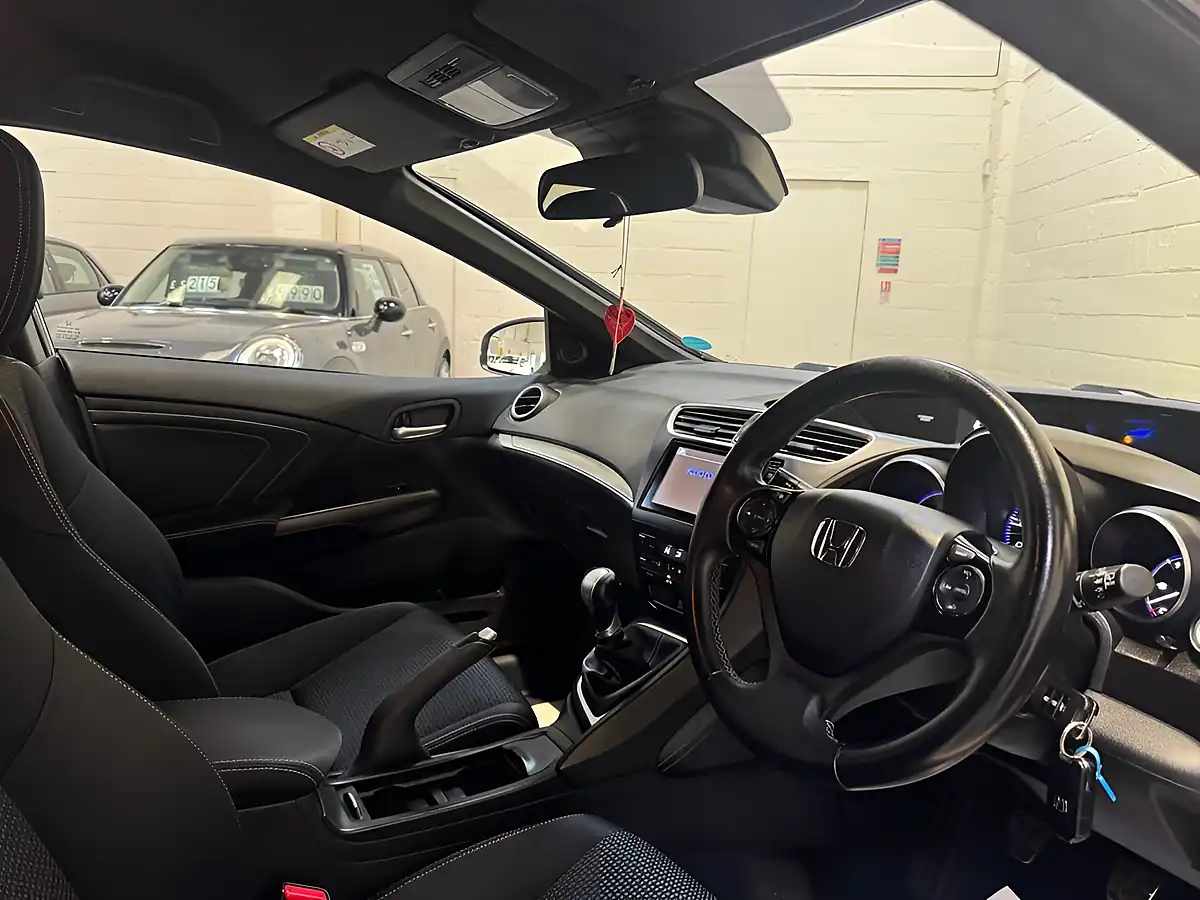Used 2016 Honda Civic Sport White - Interior and Exterior details 15