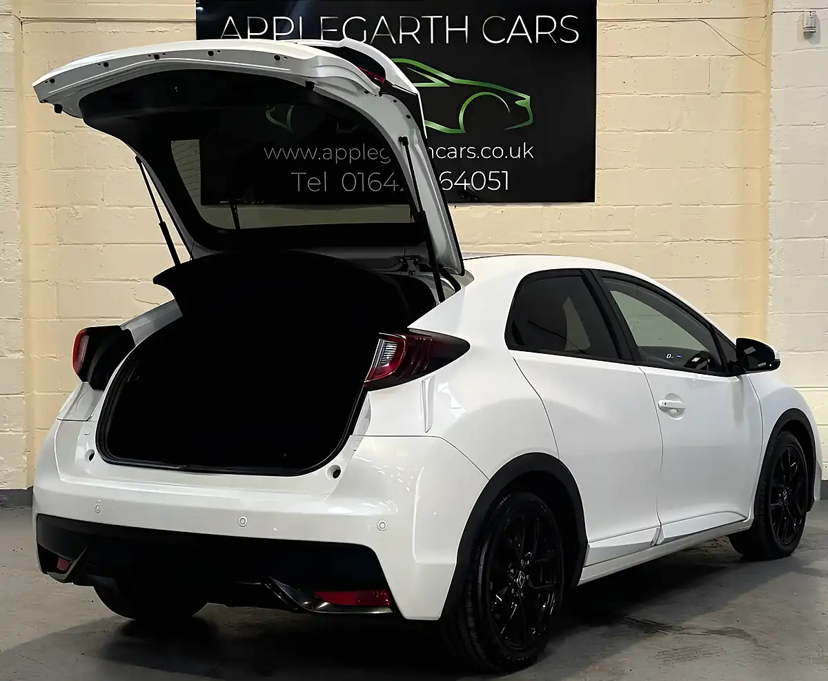 Used 2016 Honda Civic Sport White - Interior and Exterior details 4