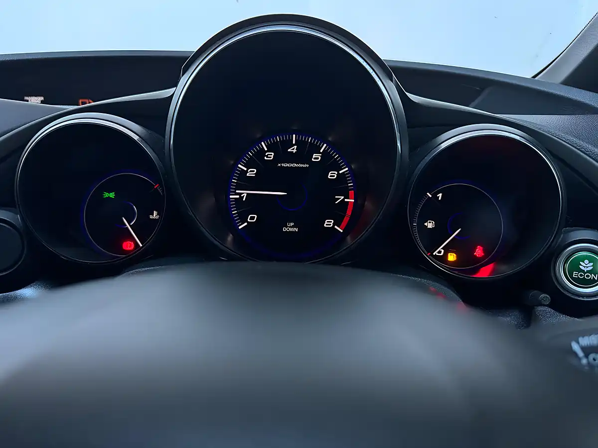 Used 2016 Honda Civic Sport White Orchid - Interior and Exterior details 12