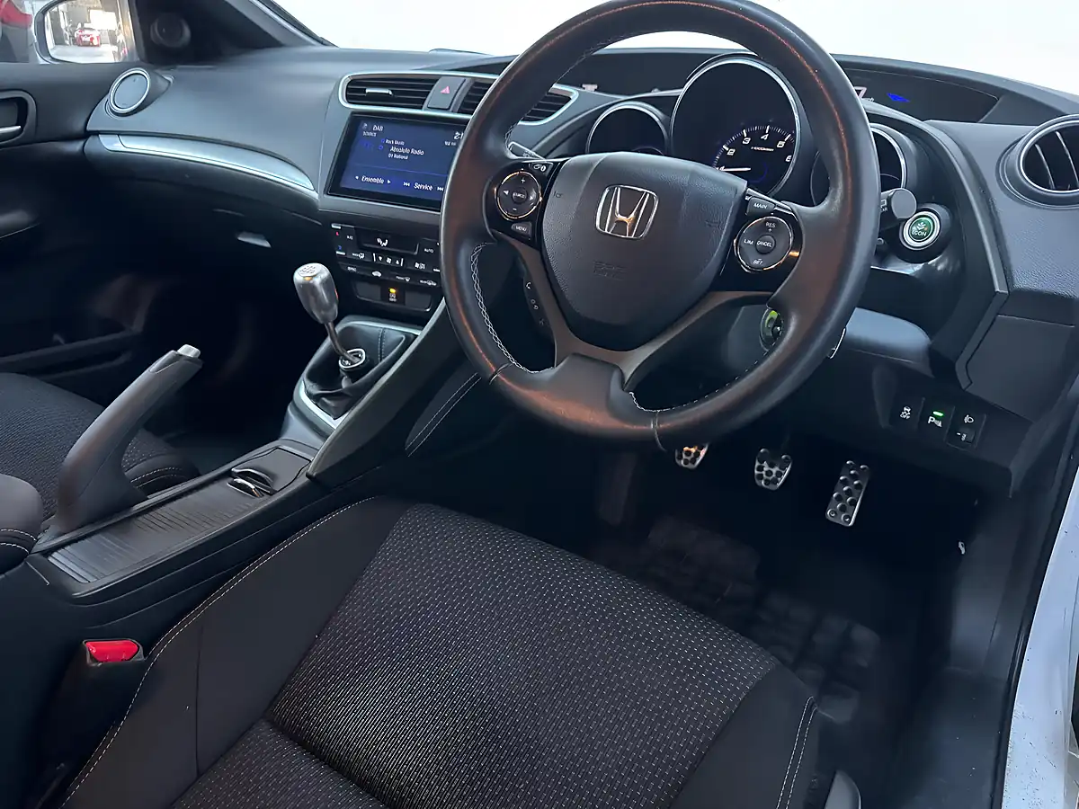 Used 2016 Honda Civic Sport White Orchid - Interior and Exterior details 3