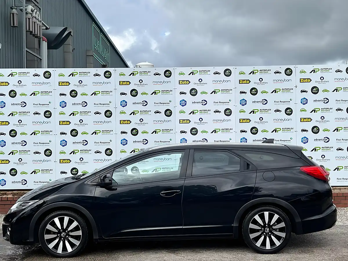 Used 2016 Honda Civic Sr Tourer Black - Interior and Exterior details 9