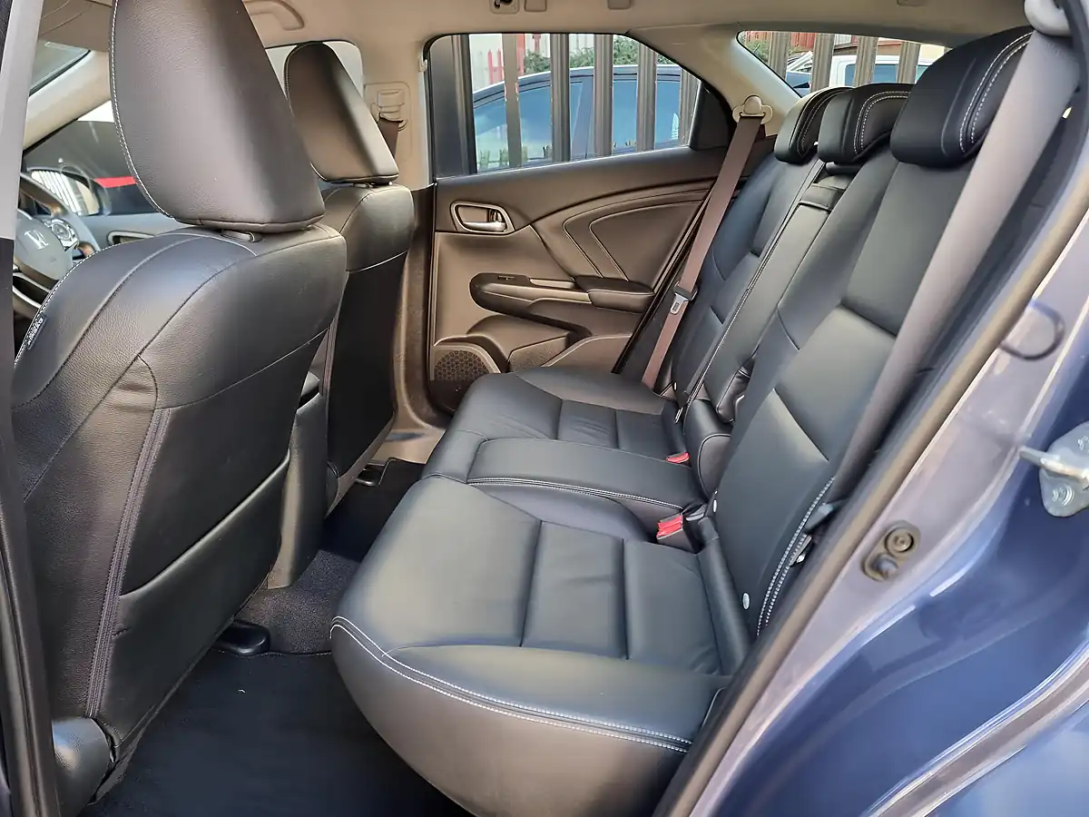Used 2016 Honda Civic Sr Tourer Blue - Interior and Exterior details 16