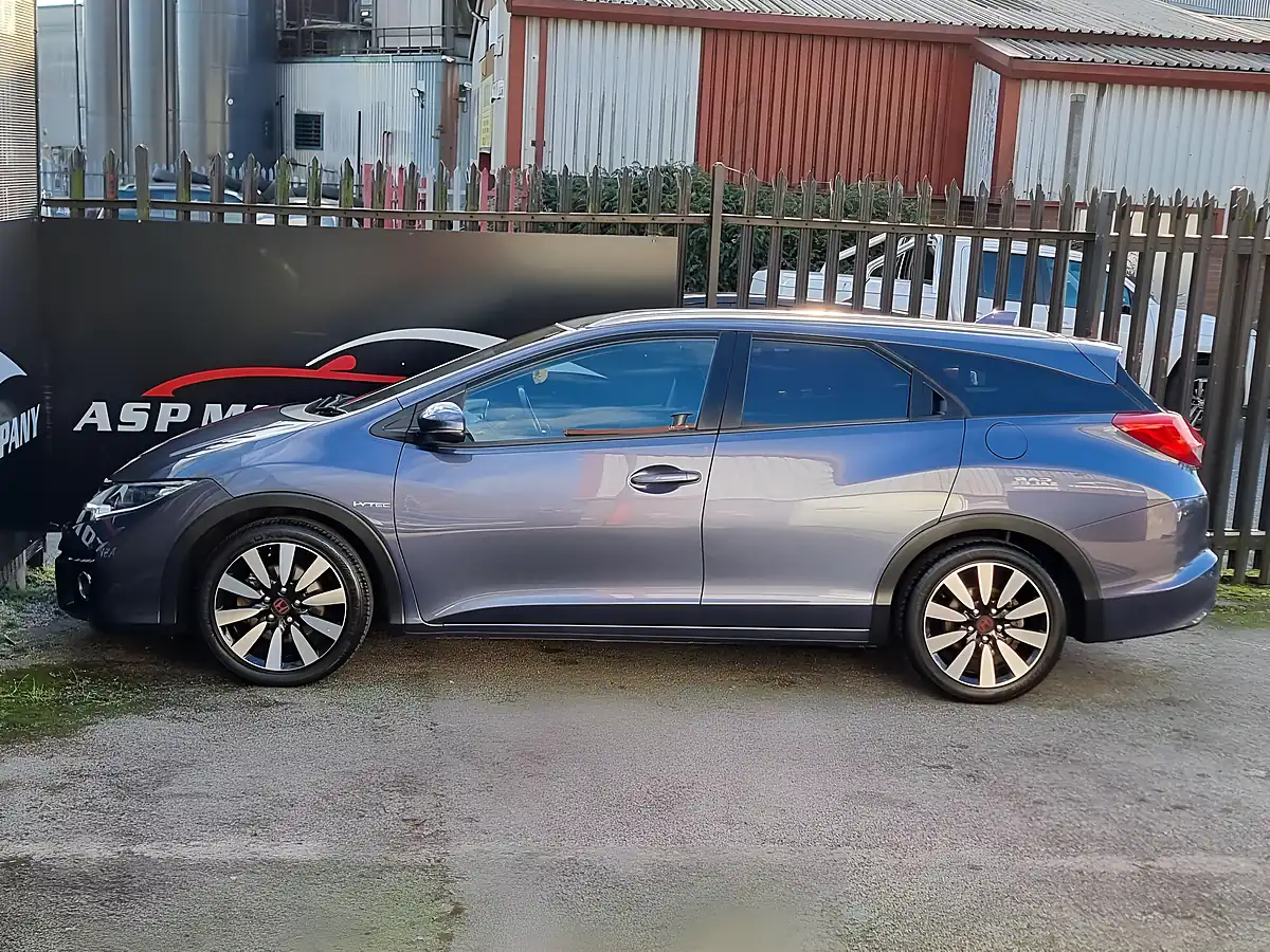 Used 2016 Honda Civic Sr Tourer Blue - Interior and Exterior details 4