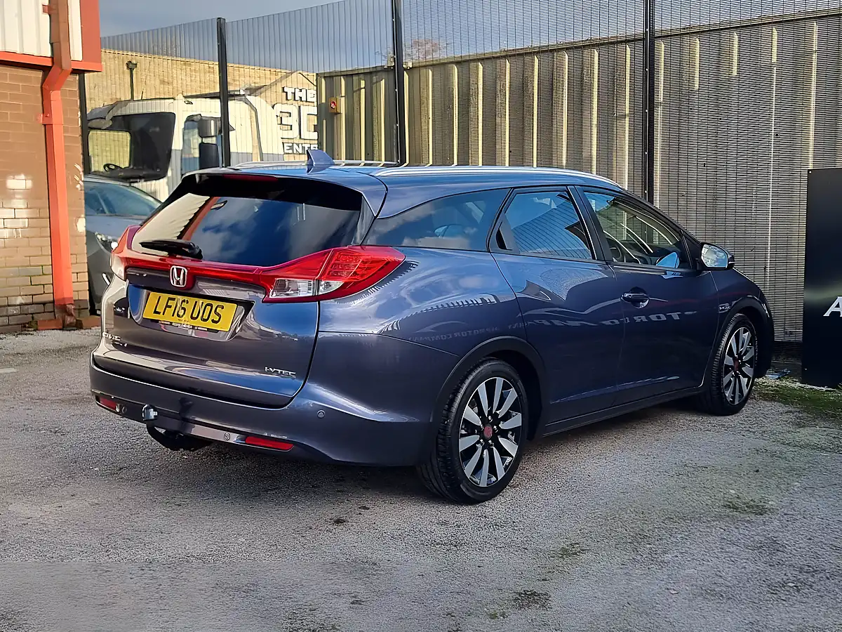 Used 2016 Honda Civic Sr Tourer Blue - Interior and Exterior details 8