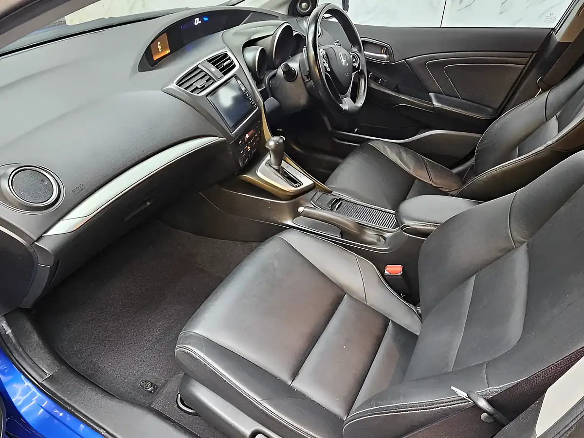 Used 2016 Honda Civic Sr Tourer Blue - Interior and Exterior details 12
