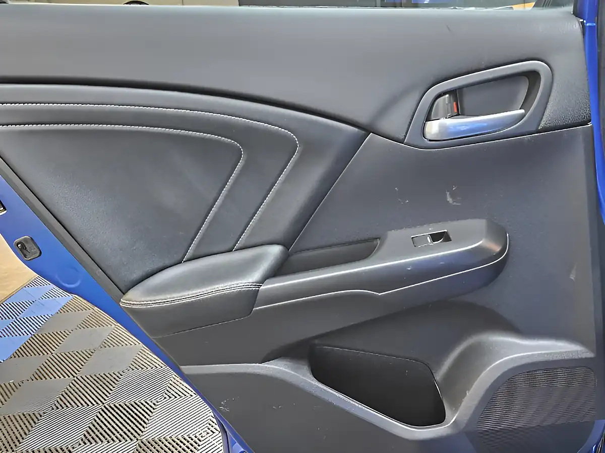 Used 2016 Honda Civic Sr Tourer Blue - Interior and Exterior details 18