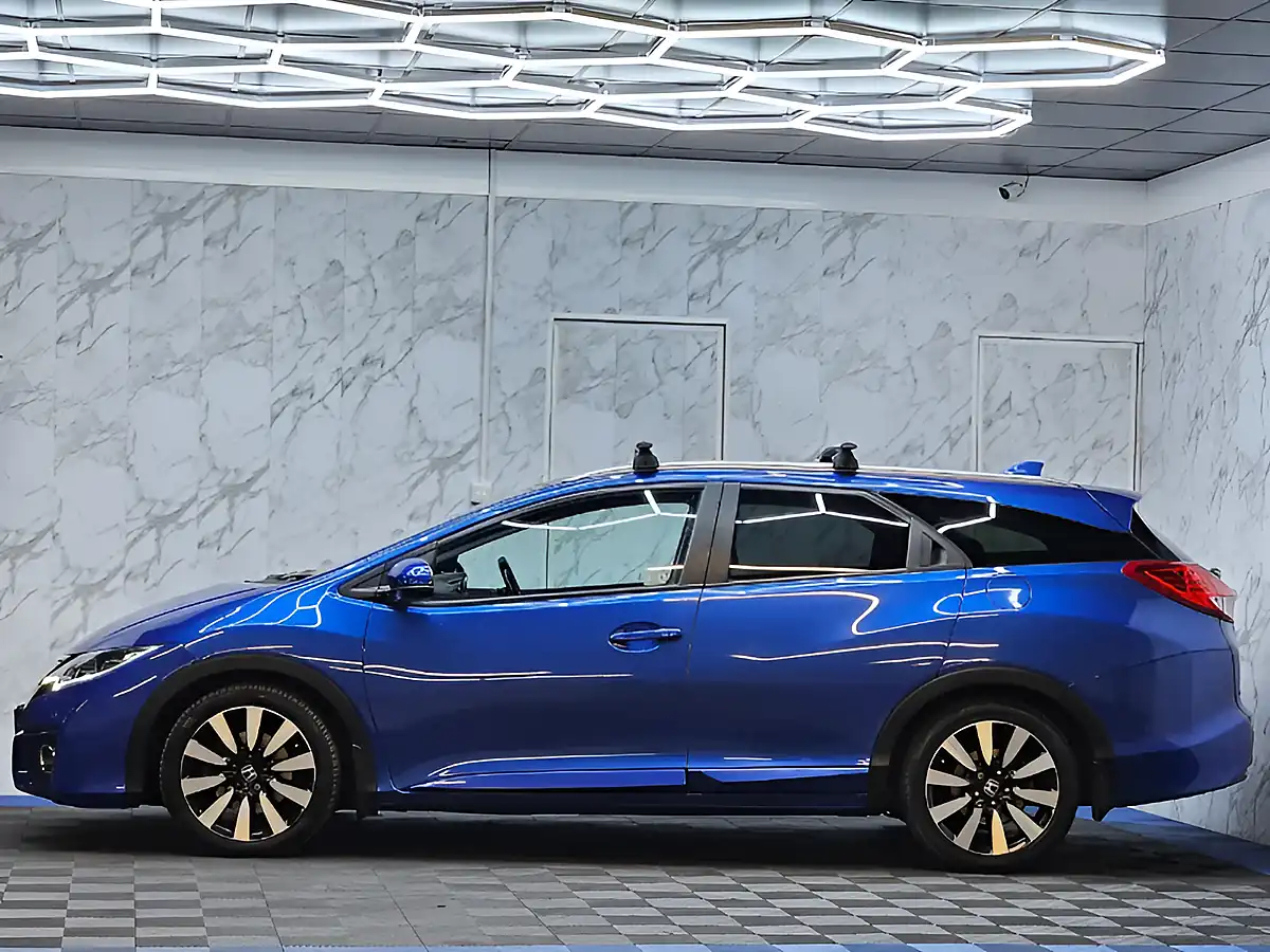 Used 2016 Honda Civic Sr Tourer Blue - Interior and Exterior details 8