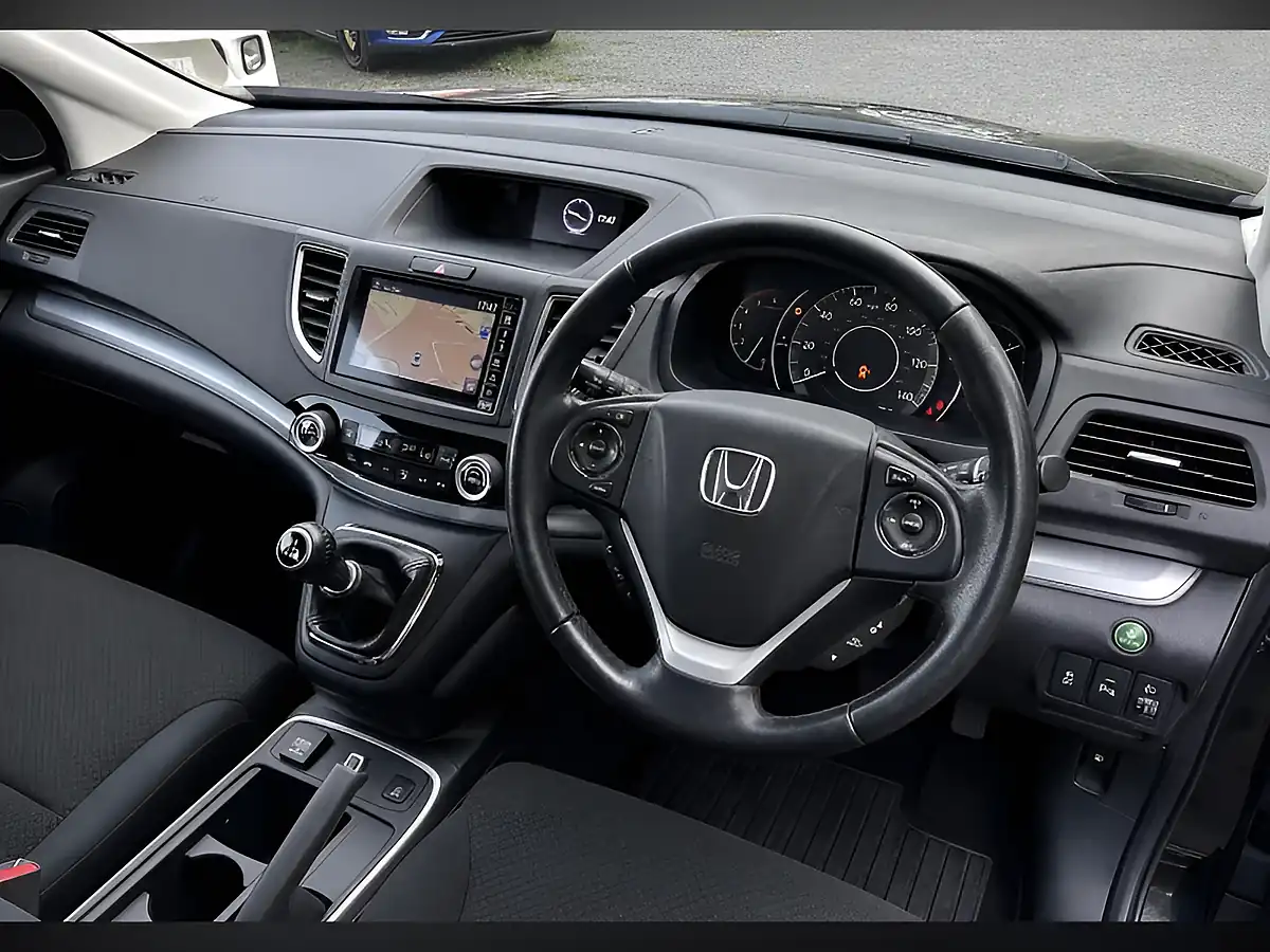 Used 2016 Honda Cr-V Se Plus Navi Black - Interior and Exterior details 5