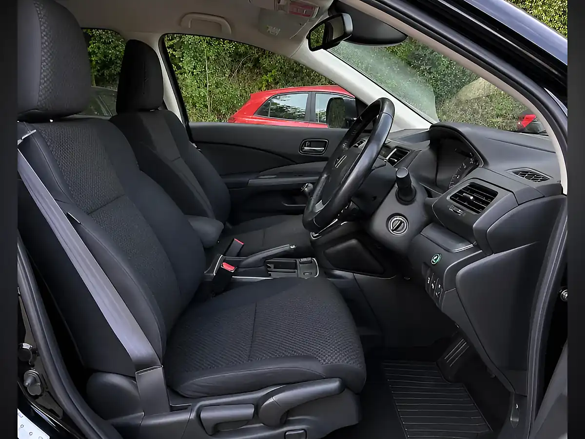 Used 2016 Honda Cr-V Se Plus Navi Black - Interior and Exterior details 9