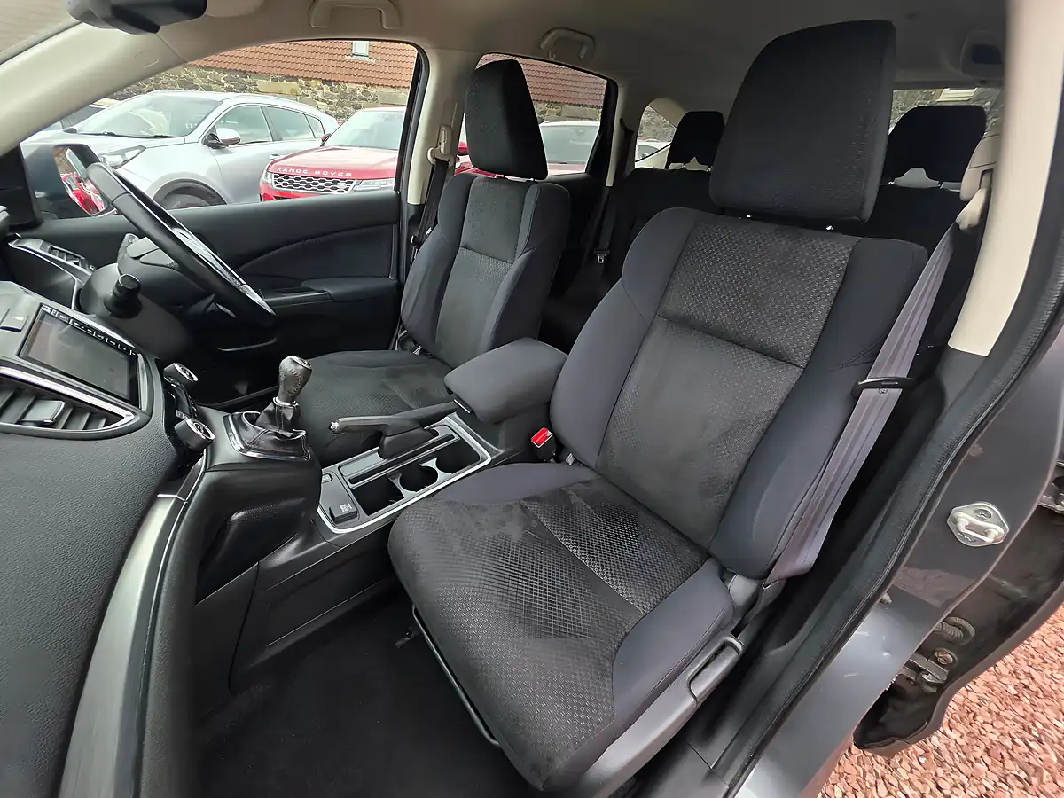 Used 2016 Honda Cr-V Se Plus Navi Grey - Interior and Exterior details 10